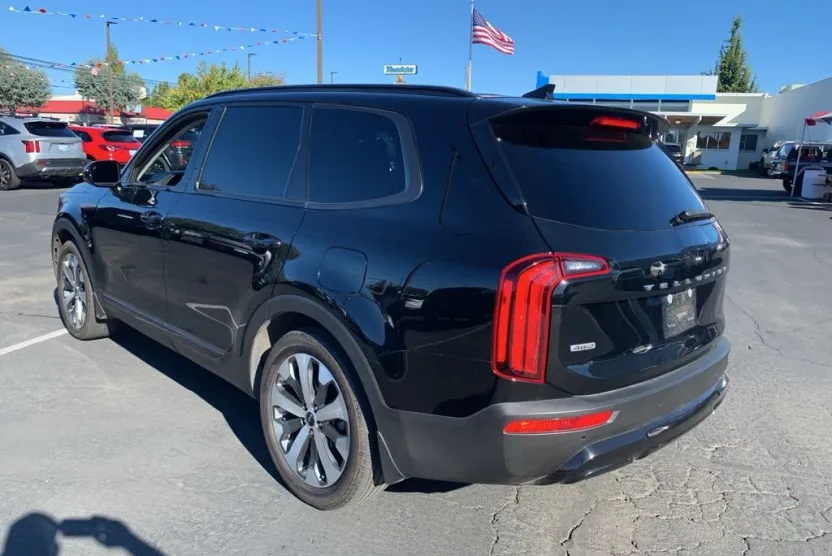 2022 Kia Telluride SX photo 1