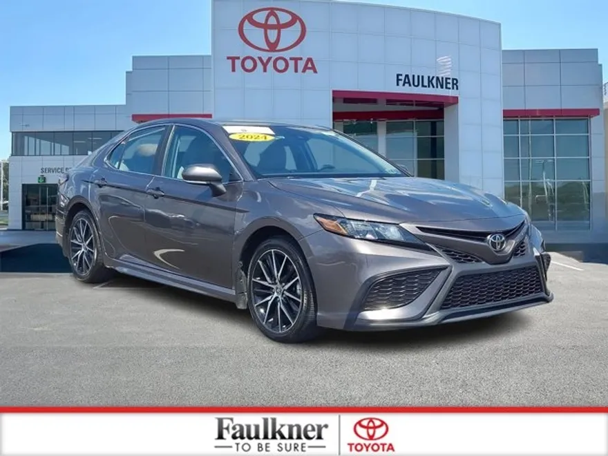 2024 Toyota Camry SE photo 1