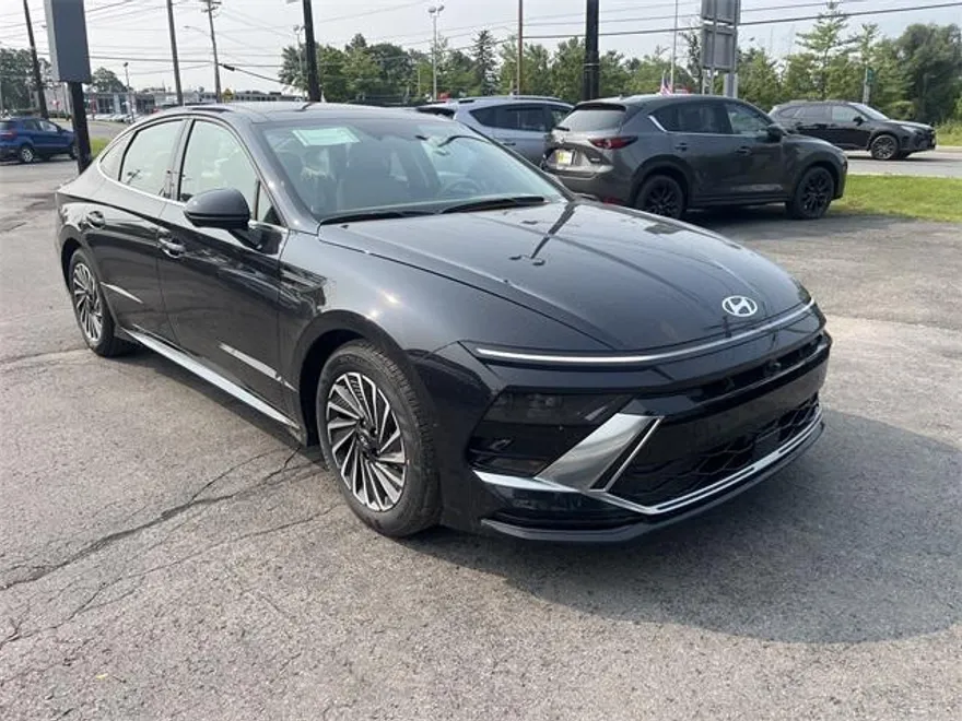 2024 Hyundai Sonata Hybrid Limited photo 1