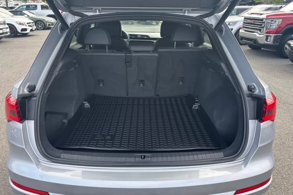 2019 Audi Q3 Premium photo 1