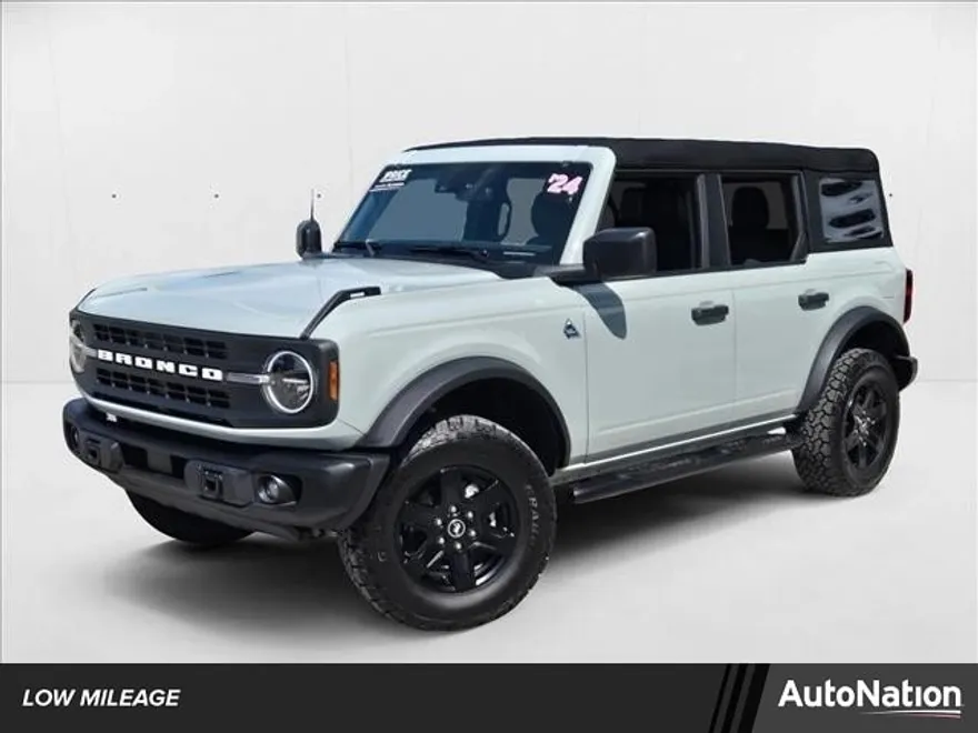 2024 Ford Bronco Black Diamond photo 1