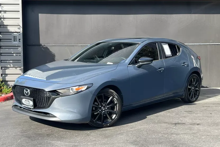 2022 Mazda Mazda3 Carbon photo 1