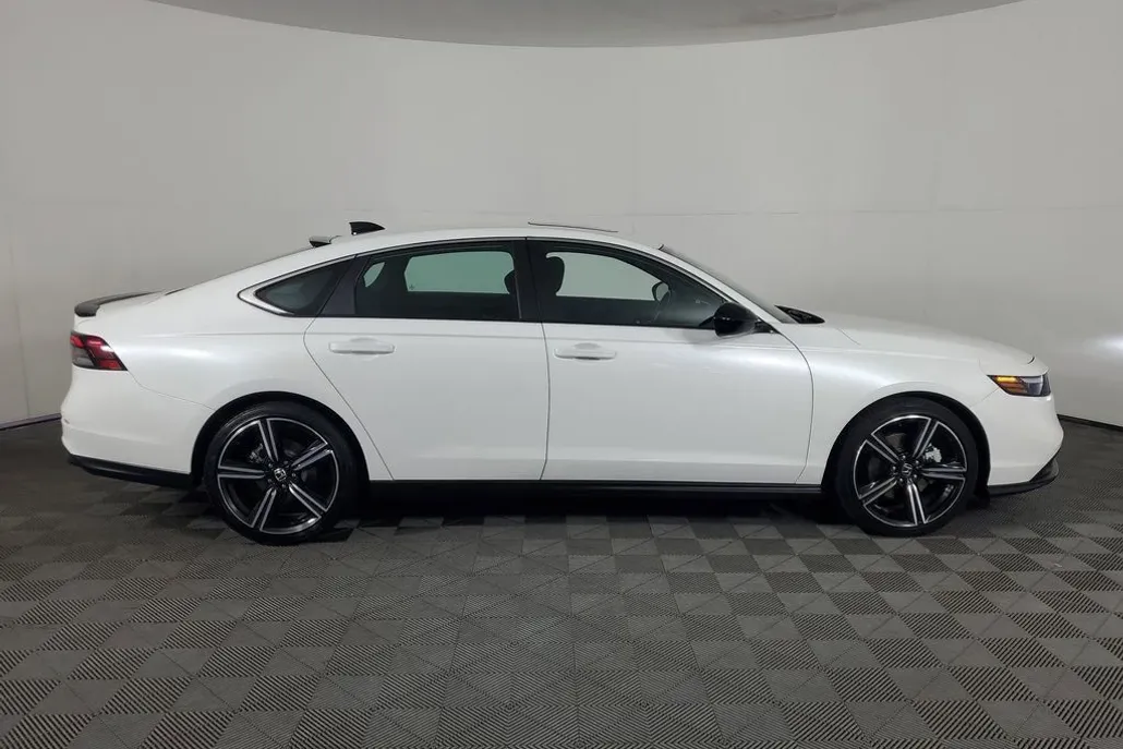 2024 Honda Accord Hybrid Sport photo 1