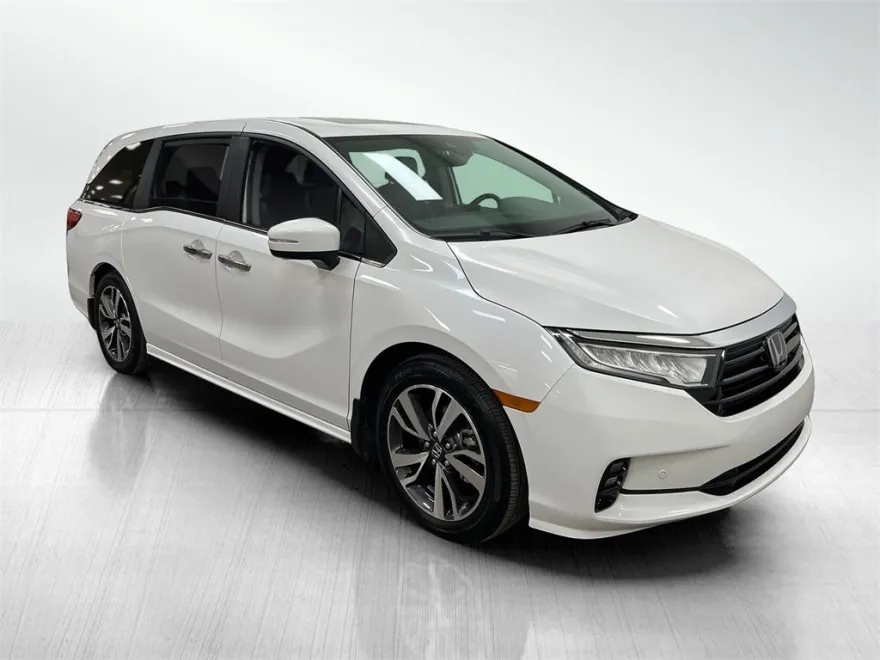2024 Honda Odyssey Touring photo 1