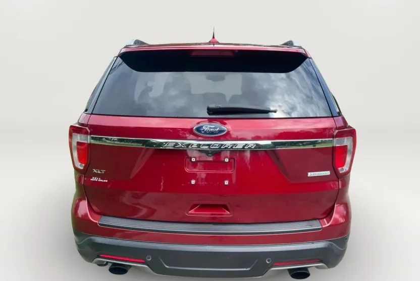 2019 Ford Explorer XLT Sport photo 1