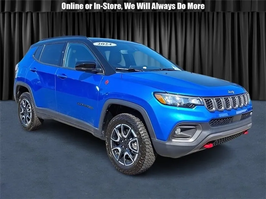 2024 Jeep Compass Trailhawk photo 1