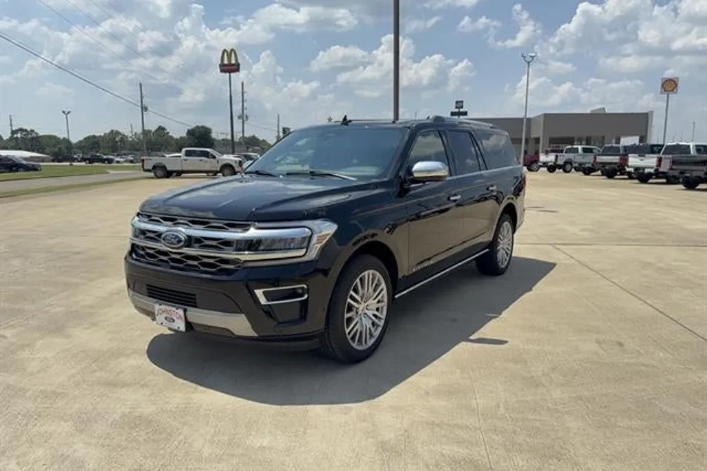 2024 Ford Expedition MAX Platinum photo 1