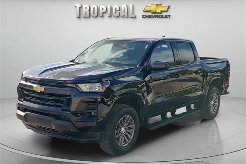 2023 Chevrolet Colorado LT photo 1