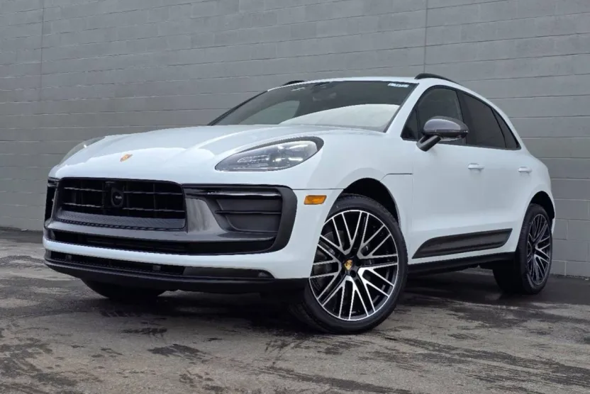 2025 Porsche Macan T photo 1