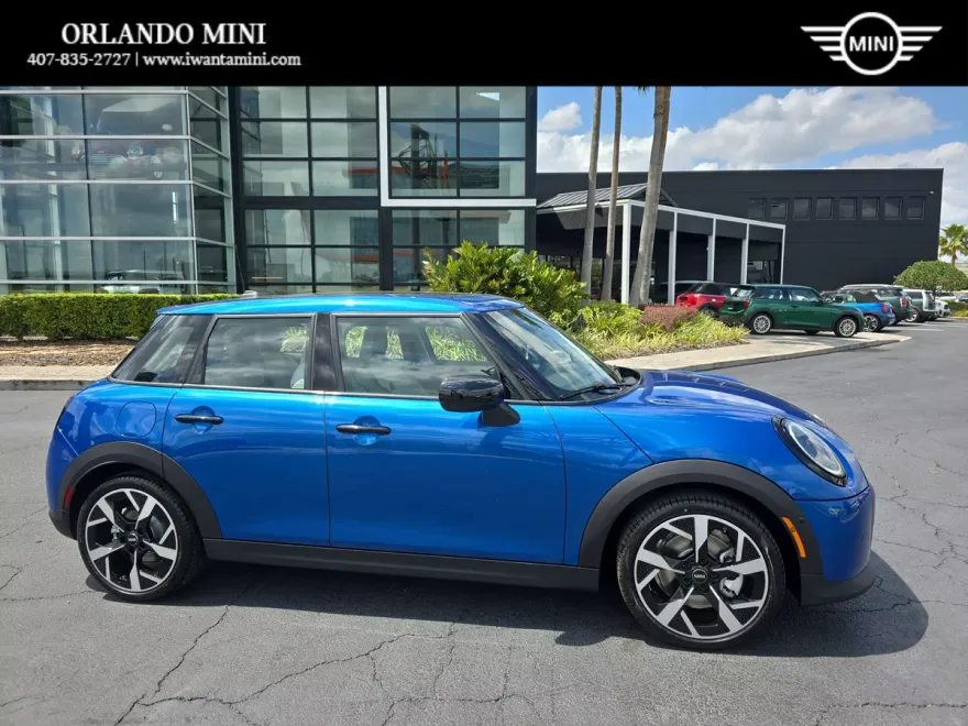 2025 Mini Cooper 4 Door Hardtop Signature photo 1