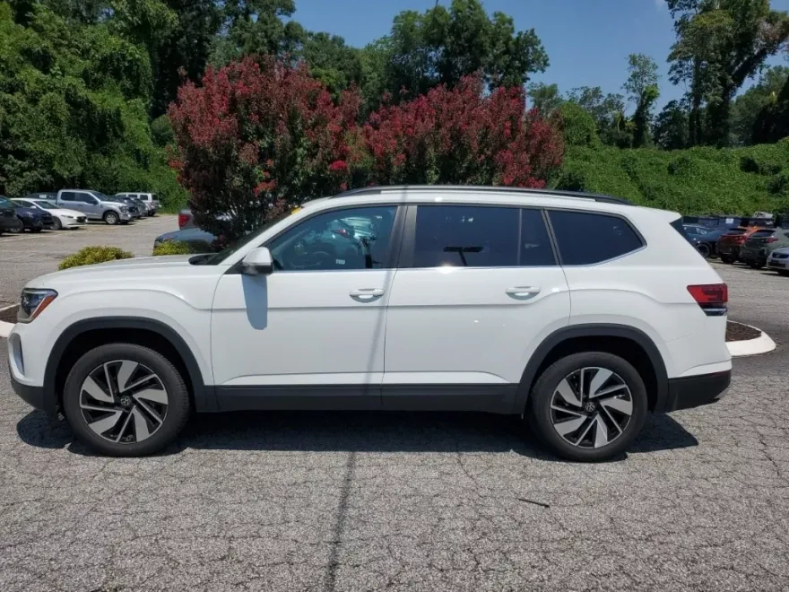 2024 Volkswagen Atlas SE Technology photo 1