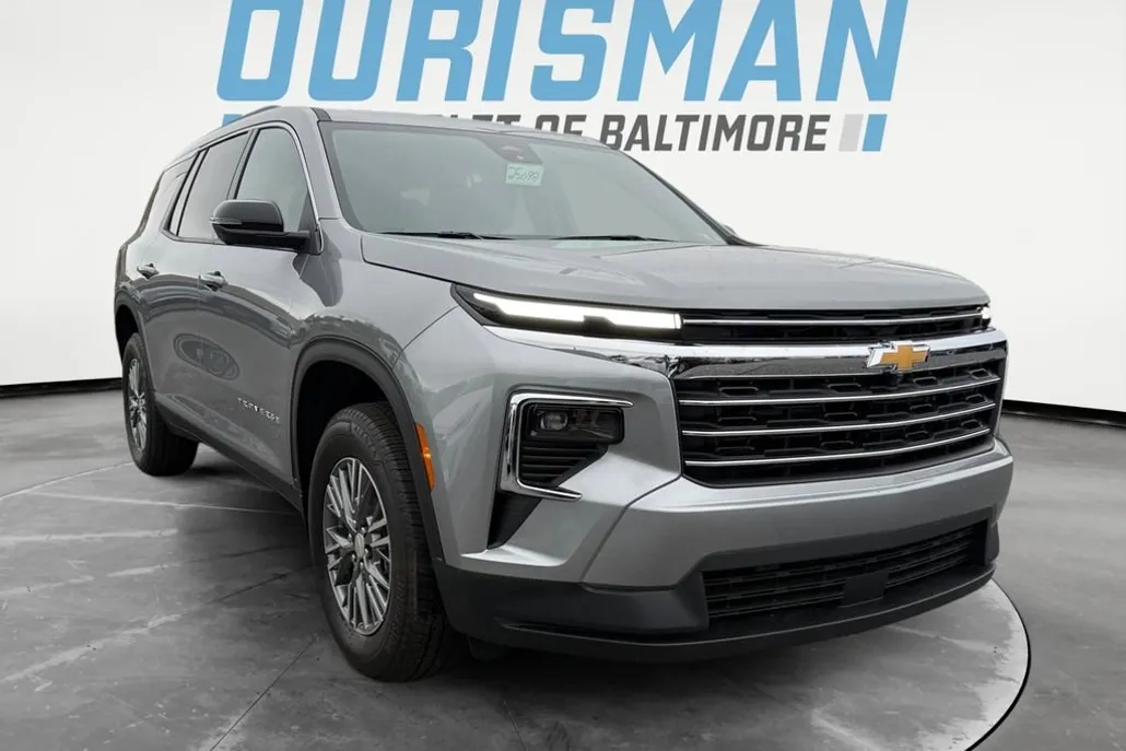 2025 Chevrolet Traverse photo 1