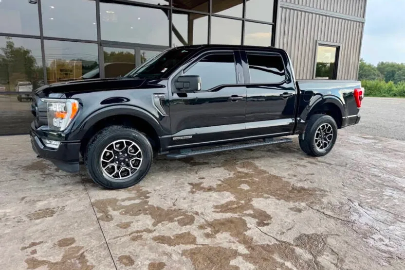2021 Ford F-150 XLT photo 1