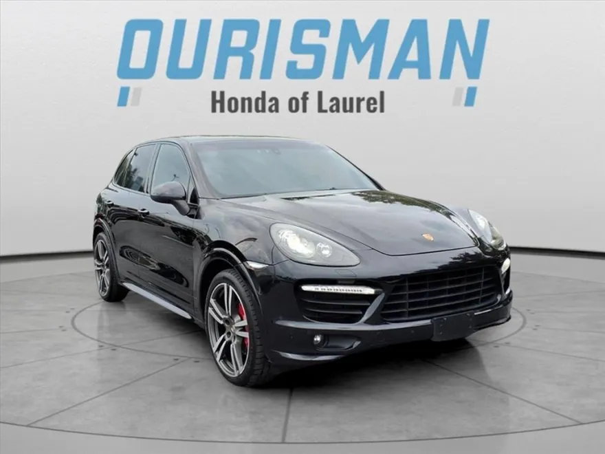 2013 Porsche Cayenne GTS photo 1