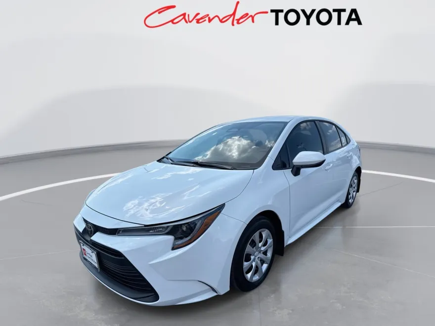 2025 Toyota Corolla LE photo 1