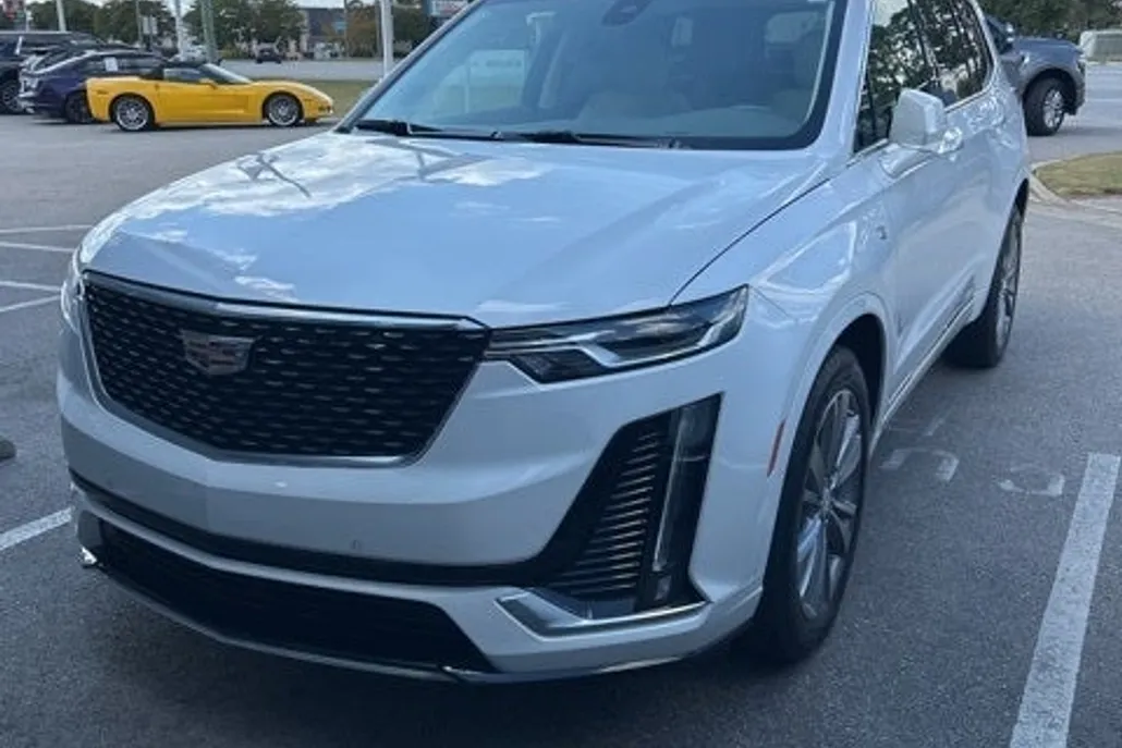 2023 Cadillac XT6 Premium Luxury photo 1