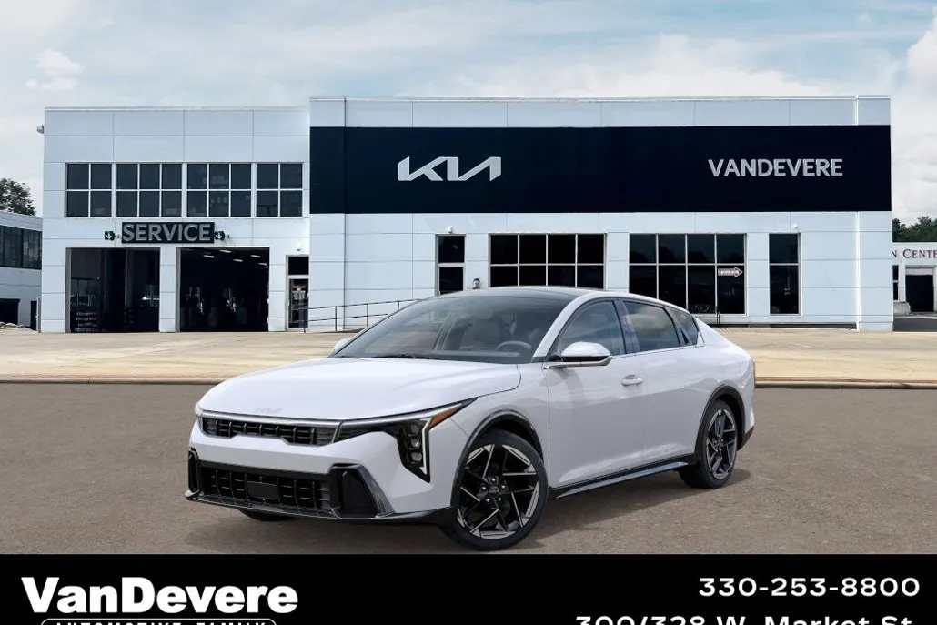 2025 Kia K4 GT-Line photo 1