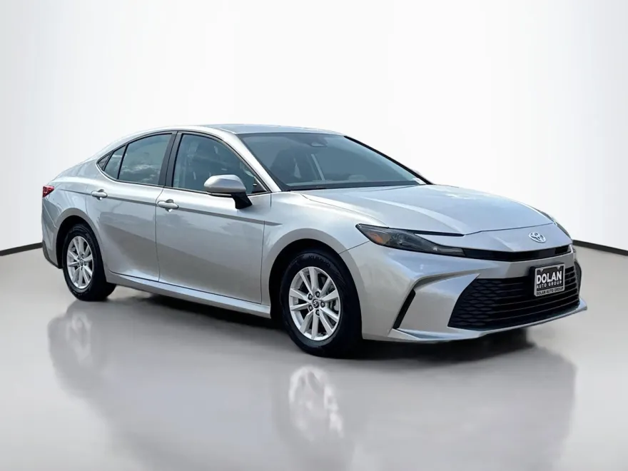 2025 Toyota Camry LE photo 1