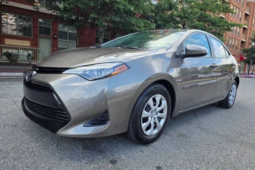 2018 Toyota Corolla XLE XSE photo 1