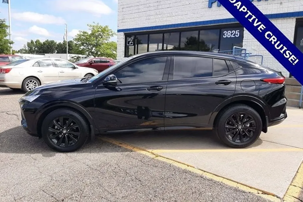 2024 Buick Envista ST photo 1