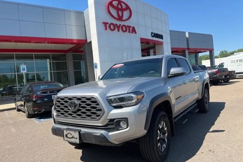 2021 Toyota Tacoma TRD Off-Road photo 1