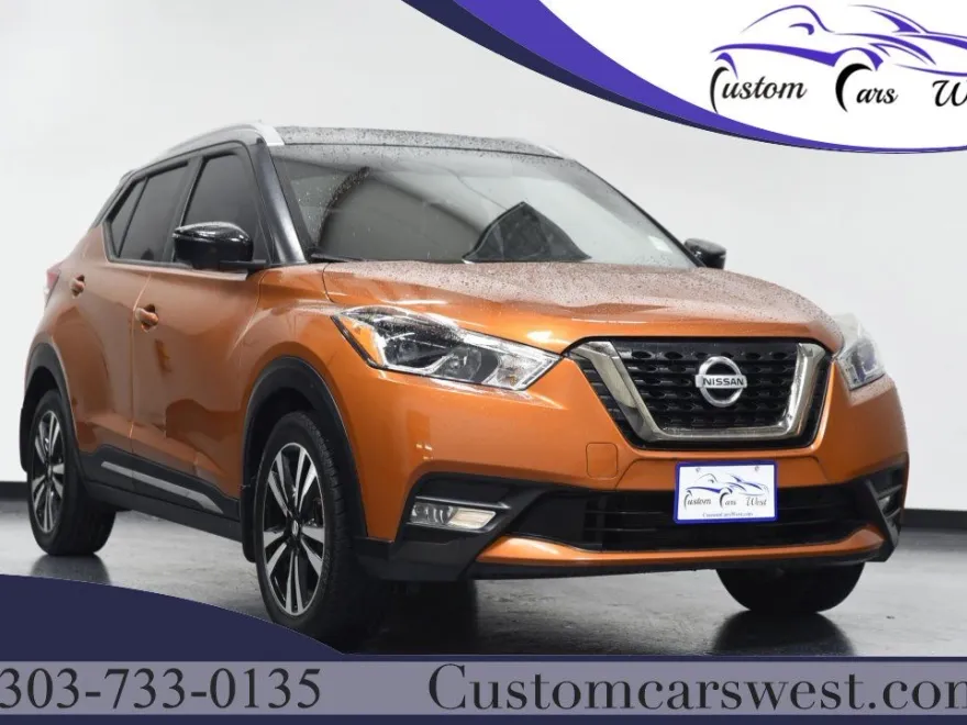 2019 Nissan Kicks SR photo 1