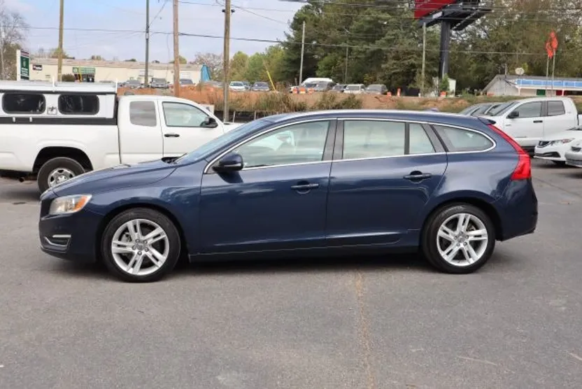 2015 Volvo V60 T5 Premier photo 1