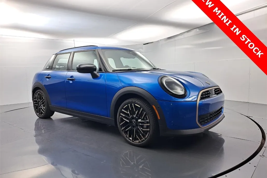 2025 Mini Cooper 4 Door Hardtop Signature photo 1