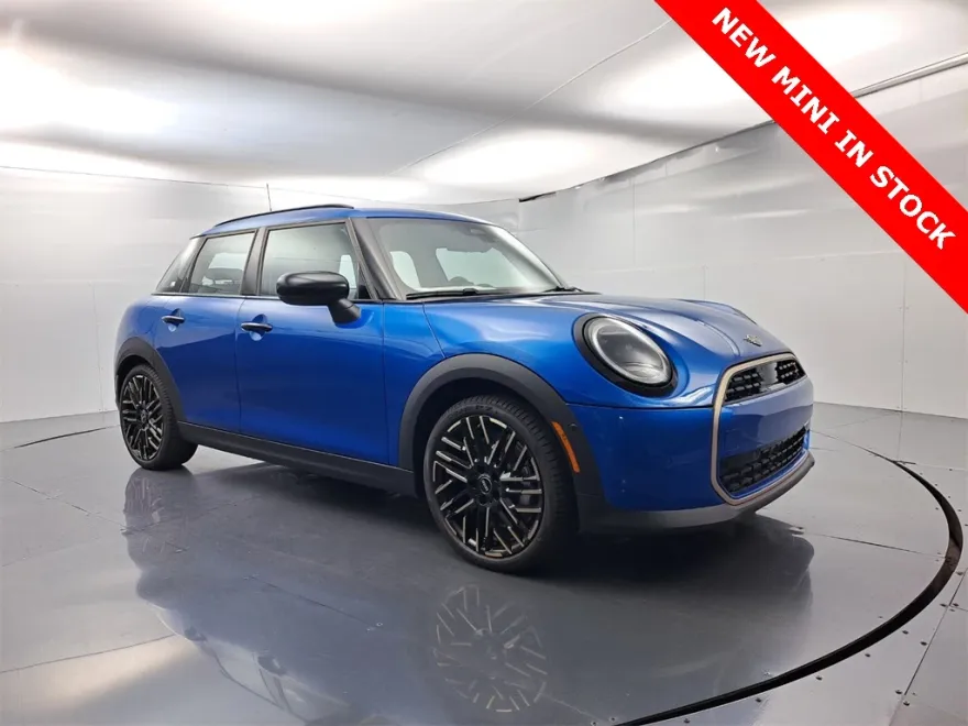 2025 Mini Cooper 4 Door Hardtop Signature photo 1