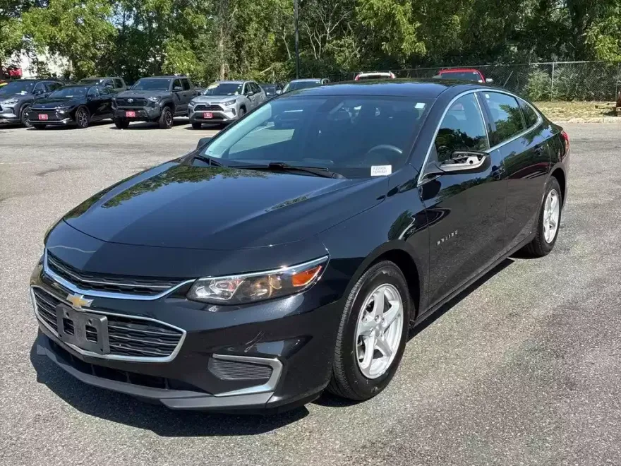 2018 Chevrolet Malibu photo 1
