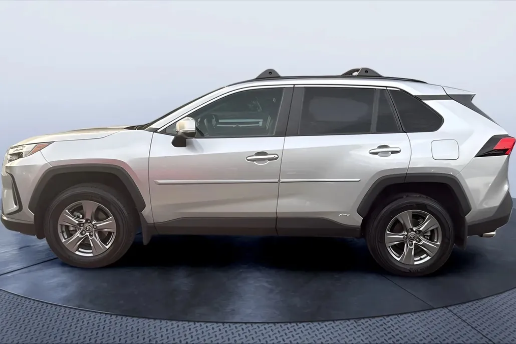 2024 Toyota RAV4 Hybrid XLE Sport photo 1