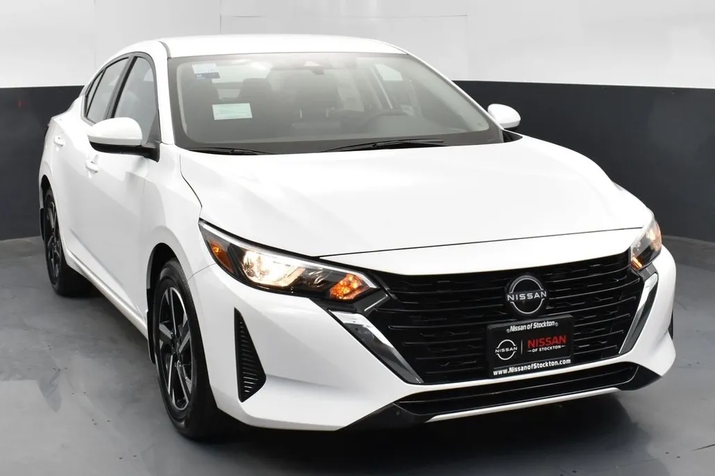 2025 Nissan Sentra SV photo 1