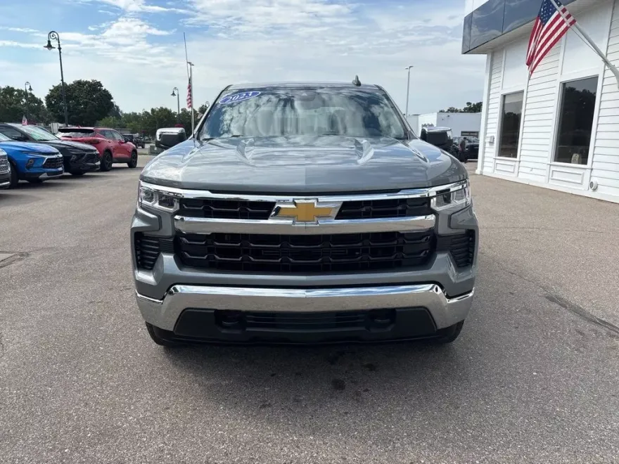 2023 Chevrolet Silverado 1500 LT photo 1
