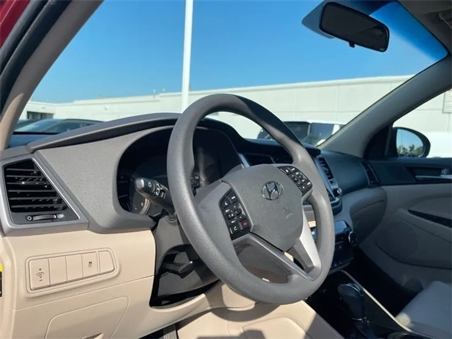 2017 Hyundai Tucson SE photo 1