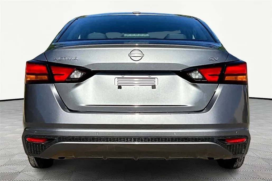 2023 Nissan Altima 2.5 SV photo 1