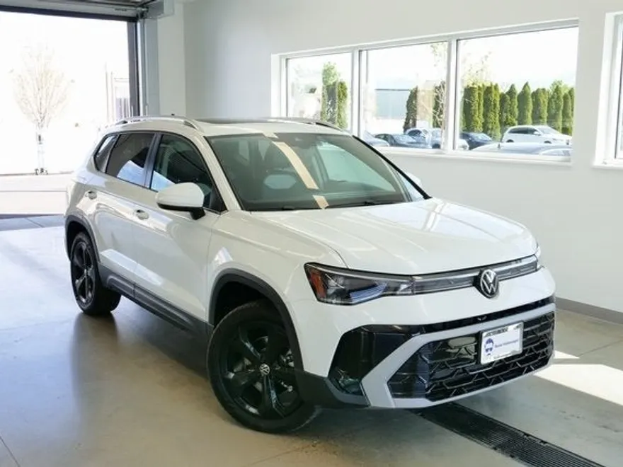 2025 Volkswagen Taos SEL photo 1