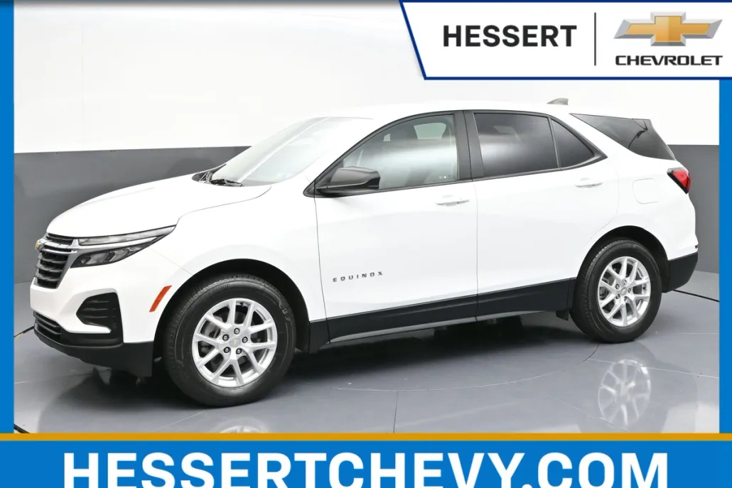 2022 Chevrolet Equinox LS photo 1