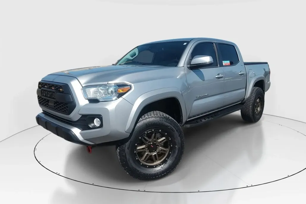 2021 Toyota Tacoma 4x4 SR5 photo 1
