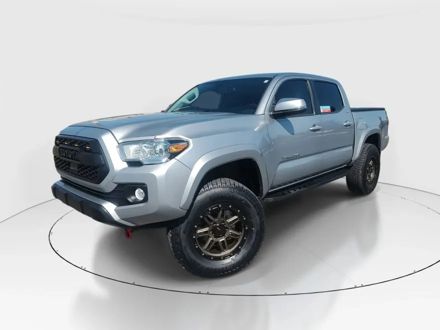 2021 Toyota Tacoma 4x4 SR5 photo 1