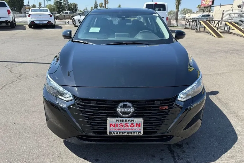 2025 Nissan Sentra SR photo 1