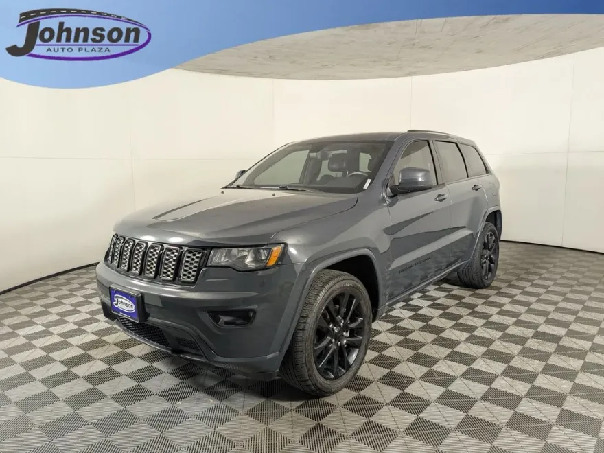 2018 Jeep Grand Cherokee Laredo Altitude photo 1