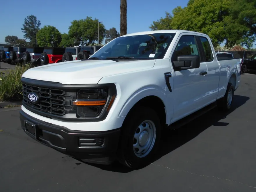 2025 Ford F-150 XL photo 1