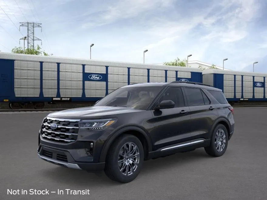 2025 Ford Explorer photo 1