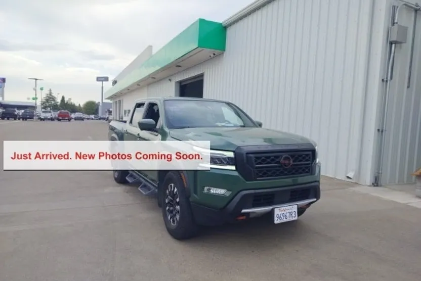 2023 Nissan Frontier PRO-X photo 1