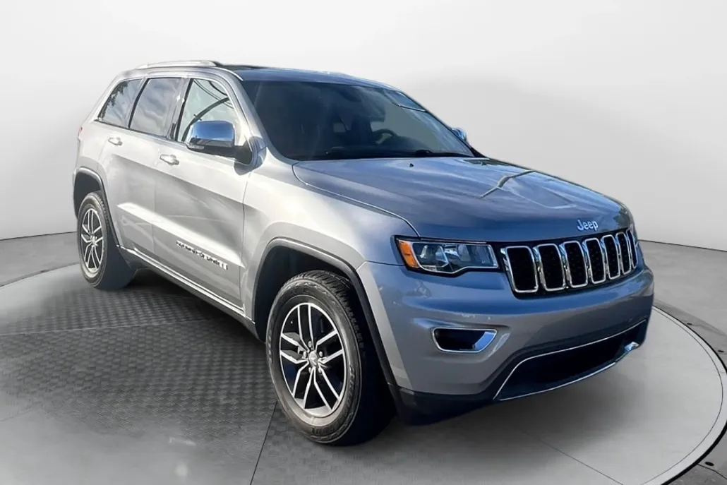 2017 Jeep Grand Cherokee Limited photo 1