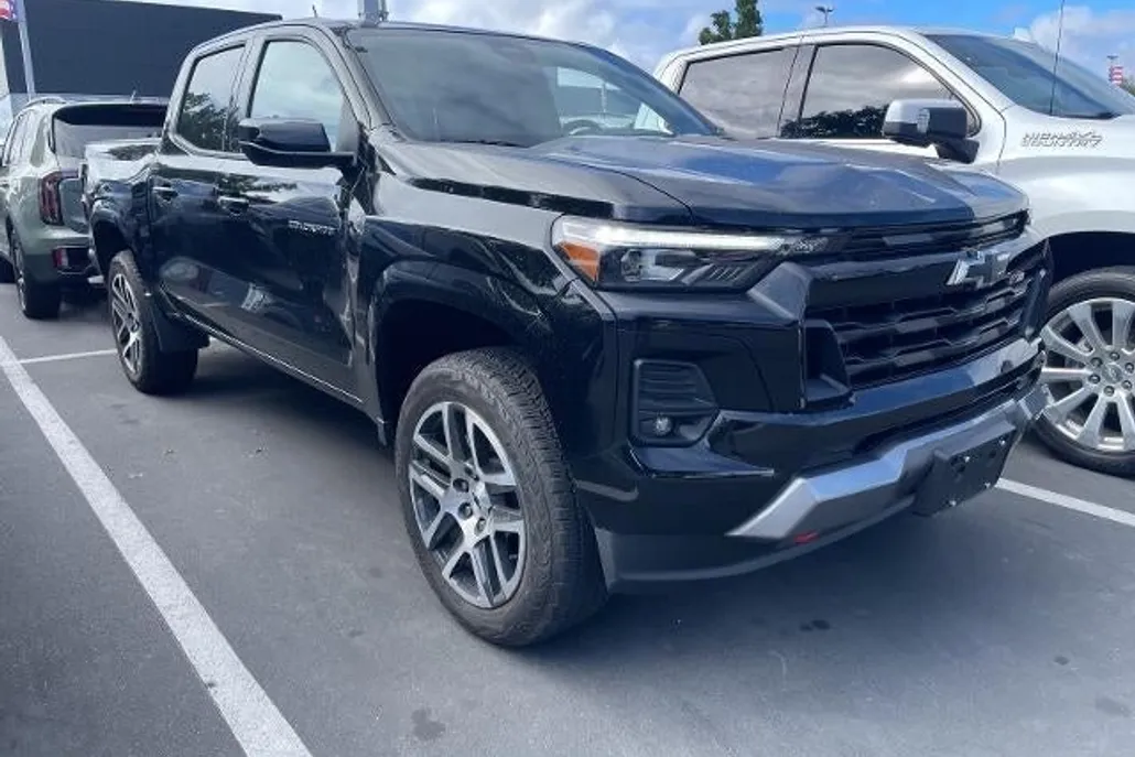2023 Chevrolet Colorado Z71 photo 1