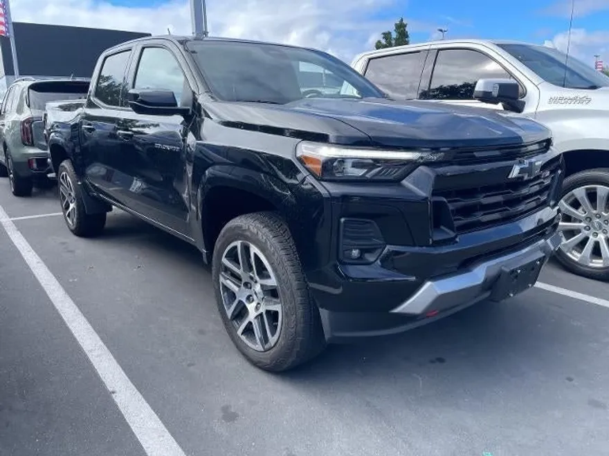 2023 Chevrolet Colorado Z71 photo 1