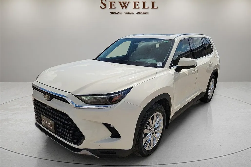 2024 Toyota Grand Highlander XLE photo 1