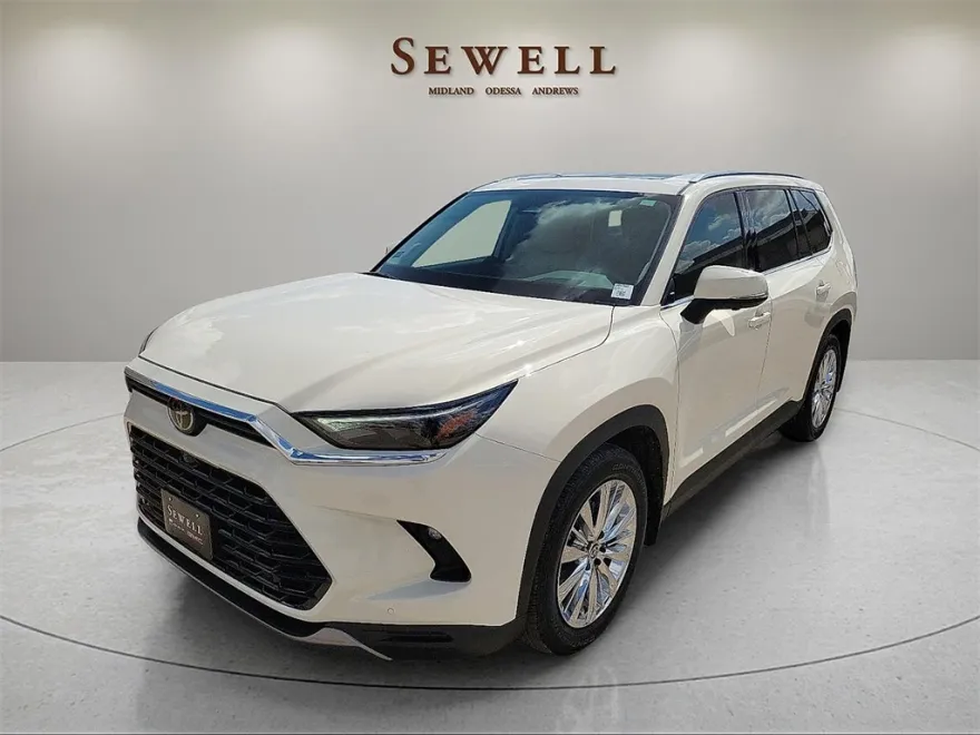 2024 Toyota Grand Highlander XLE photo 1