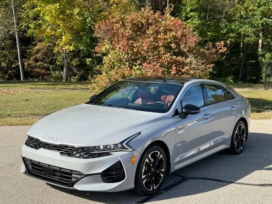 2023 Kia K5 GT-Line photo 1